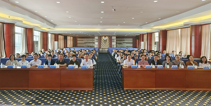 工口实验室
举办2025年住院医师规范化培训临床实践能力考核考官培训班（第七期） 第 6 张