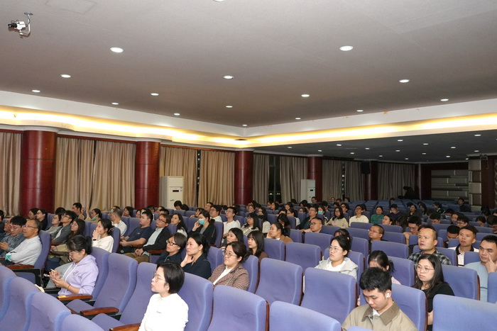 111讲座现场.jpg 111讲座现场.jpg